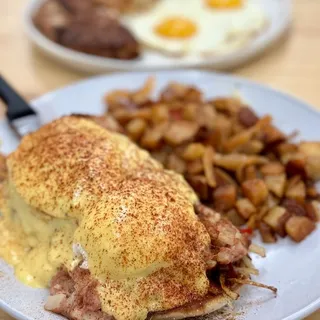 corn beef hash benedict