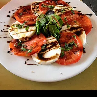 Mozzarella and Tomato Caprese Salad