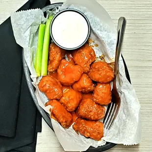 buffalo wings and celery