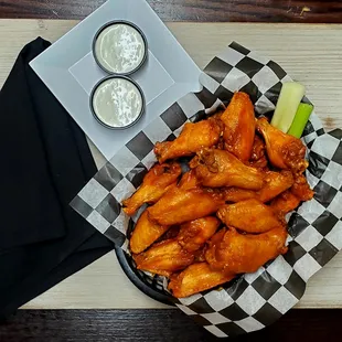 fried chicken wings, bbq wings, poultry, bbq chicken, chicken, fried chicken, food, chicken wings and fried chicken, chicken wings