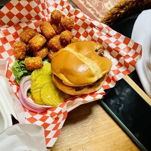 Burger &amp; tots