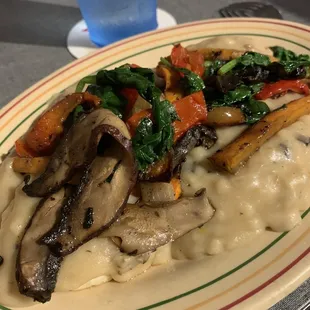 Vegetarian gravy with biscuits