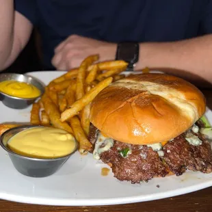 Smash burger with blue cheese