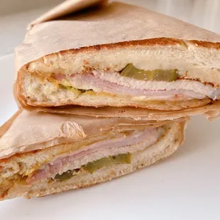 a sandwich cut in half
