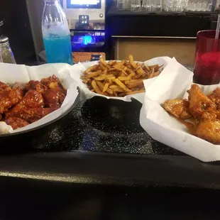 Great wings and fries!!!