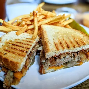 BBQ pull pork panini