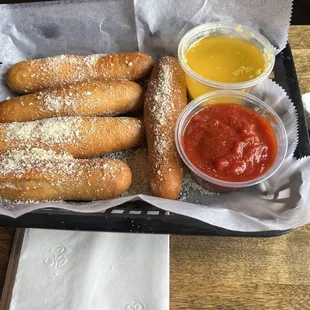 The breadsticks are not very good, skip them.