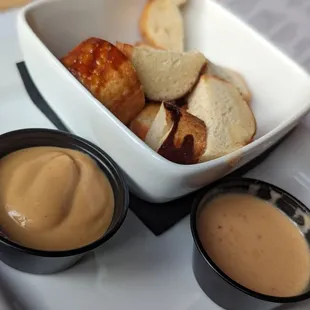 Pretzel bites