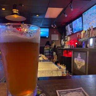 Local , dove bar !! Jen bartender is cool . Low key  Karaoke  Cool vibe