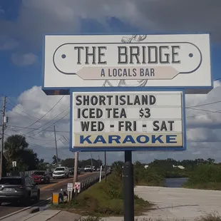 What ti look for, loved this bar!
