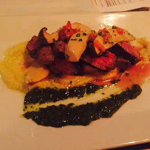 Ordered the Flank Steak. Amazingly delicious and perfectly cooked.