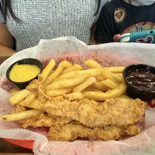 Kids chicken &amp; Fries