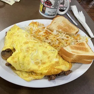Cheeseburger Mushroom Omelette with toast &amp; hash browns