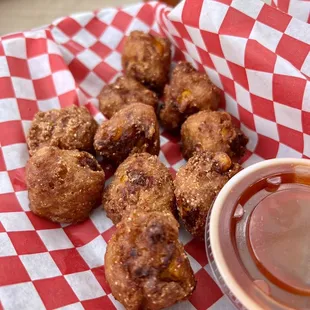 Bucket Balls - These were good and I enjoyed them quite a bit. Crispy, hot and had good flavor but the sauce was meh.