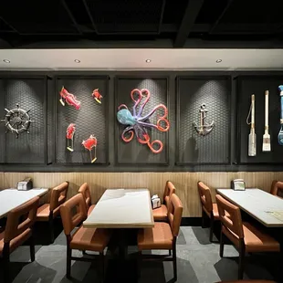 Cool wall dining area