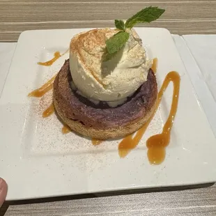 The I've cheesecake. To die for! One of the best desserts I have ever had. Apparently they make this in house.