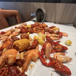 Shrimp, crawfish, corn, potatoes