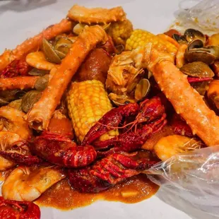 The Combo Trio With crawfish just 73 dollar