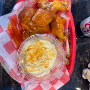 6 Buffalo wings not bad