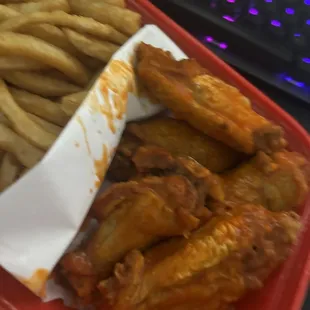 chicken wings and fried chicken, food
