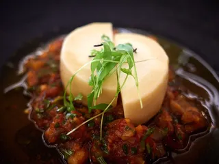 100 Sails Restaurant & Bar