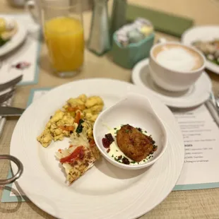 Chorizo egg scramble, hash brown