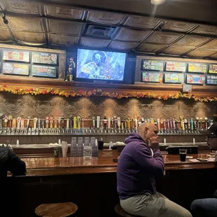 Bar wall