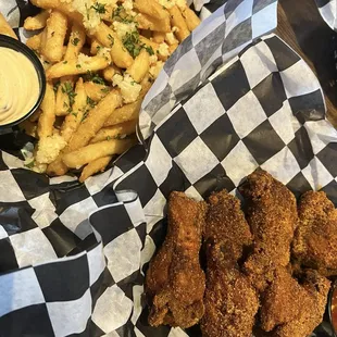 Dry rub wings and garlic fries