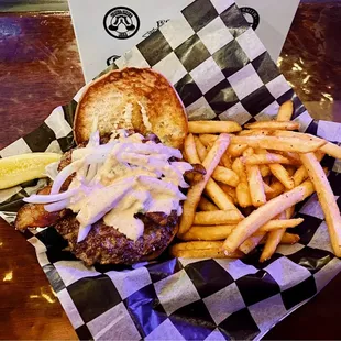 STILTON (on gluten free bun) roasted garlic, stilton bleu cheese, &amp; a side of spicy brown mustard on a wheat stout beer bun