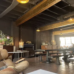 the interior of the bun shop