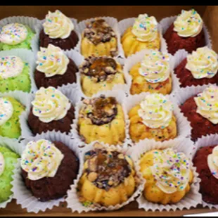 dessert, cupcakes, food