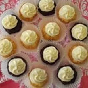 2-inch Bitty Bundts (serves 1)