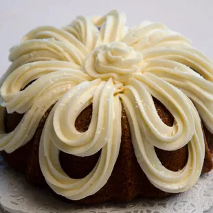 One of our centerpiece cakes