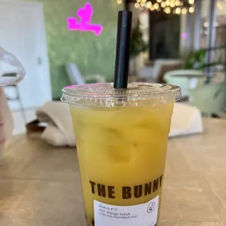 Y02. Mango Yakult