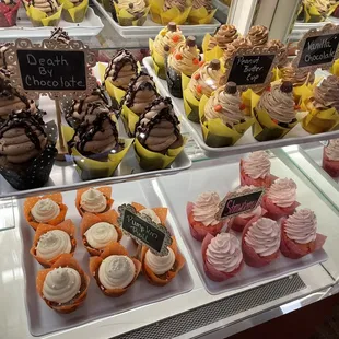 food, cupcakes, dessert