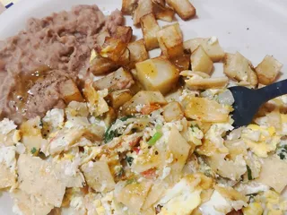 Los Mariachis House of Burgers