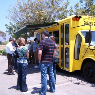 Da Burger Bus, in action