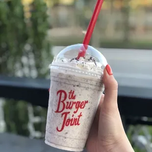 Cookies &apos;n&apos; Cream Shake