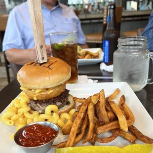 Macaroni  Mac &amp; Cheese Burger