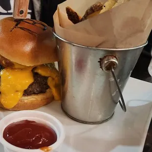 Mac and cheese burger