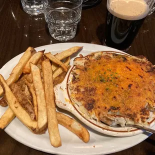 Steak &amp; Stout pie with cheese mashed potato topping and a Guinness to wash it down. Fabu!