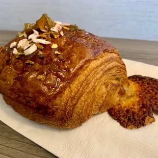 Croissant - green chili jam, jack cheese.