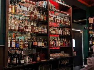 Olde Magoun's Saloon