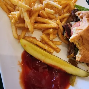 Green chili cheese burger