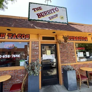 the outside of the restaurant