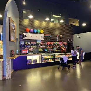 Arcade prize table