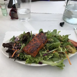 Salmon salad with a pink vinaigrette
