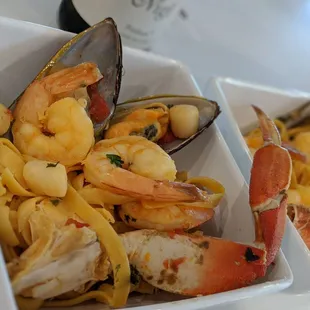 Fideua with linguini