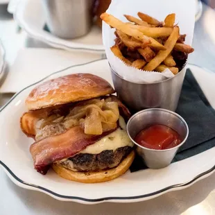 Bone Marrow Burger (@miguelmoralesphotography on Instagram)