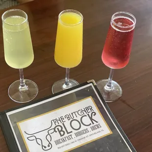 Pineapple, orange &amp; cranberry mimosas